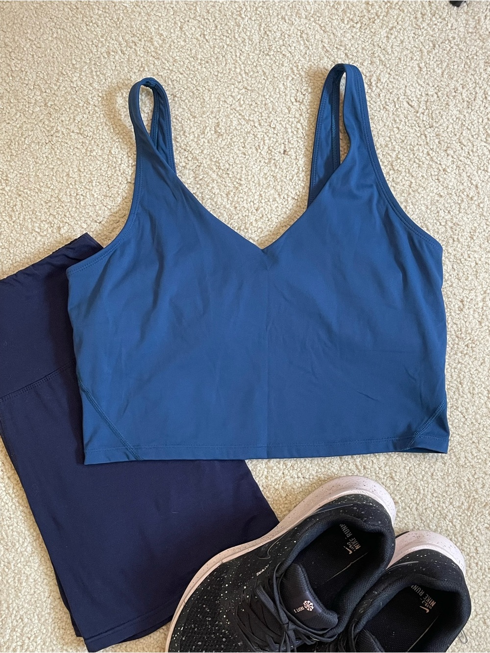 Women’s Large Dark Blue Cropped Athletic Top with Built-In Bra
Size Large